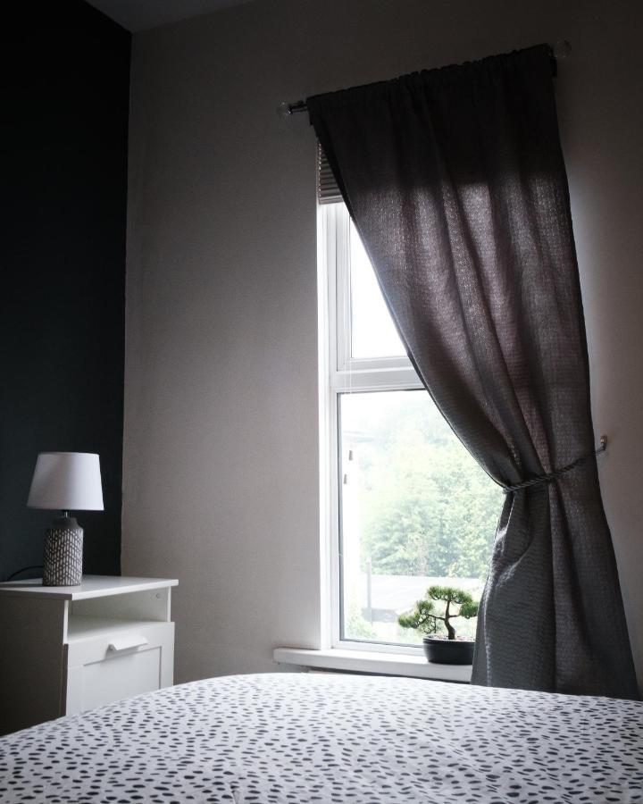 Gorgeous 3 Bedroom Victorian Townhouse Лисбърн Екстериор снимка
